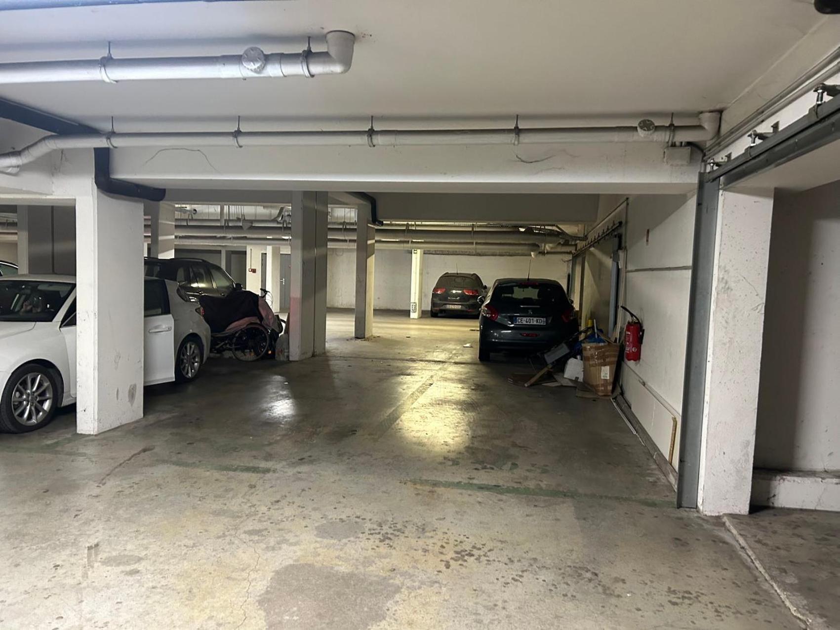 Fillettes-Stade De France-Parking Aubervilliers Exterior photo